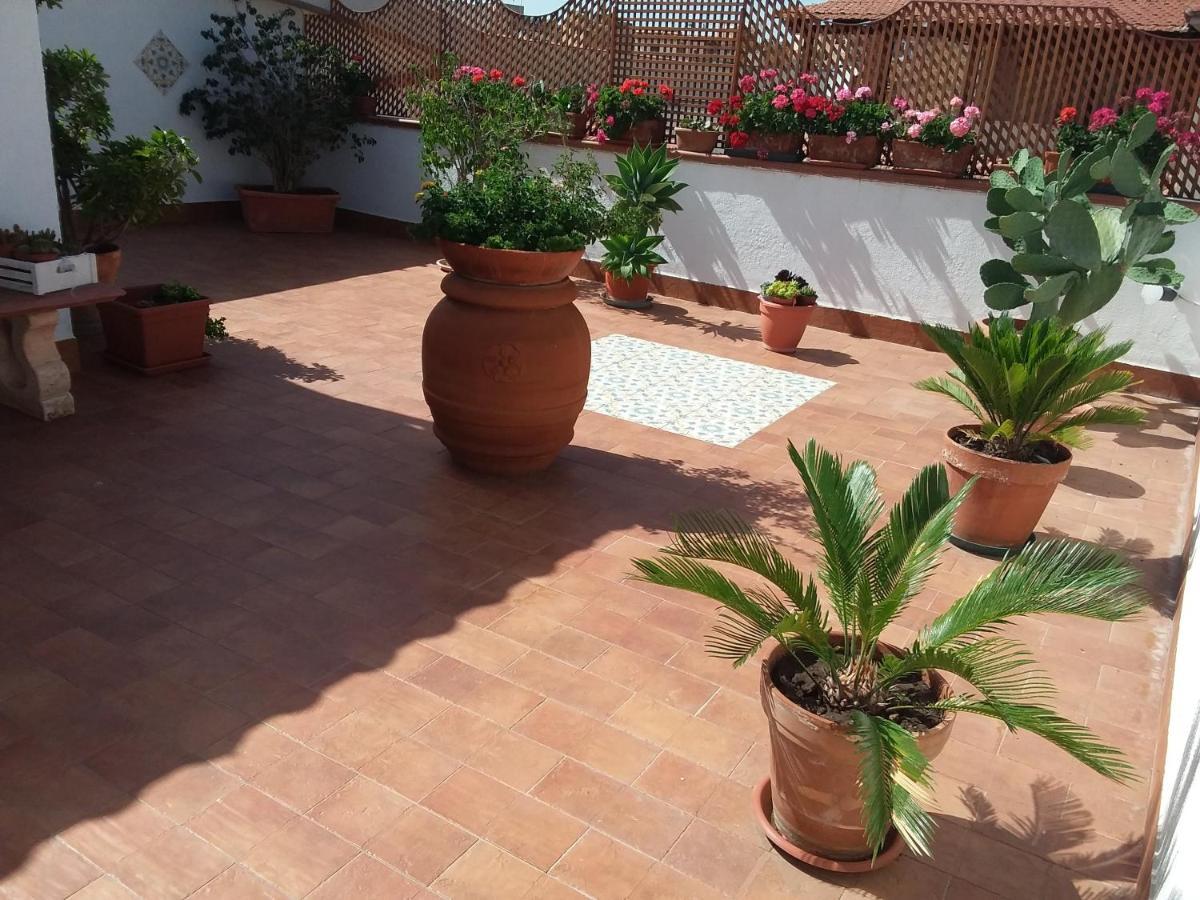 Dolce Far Niente Villa โนโต ภายนอก รูปภาพ