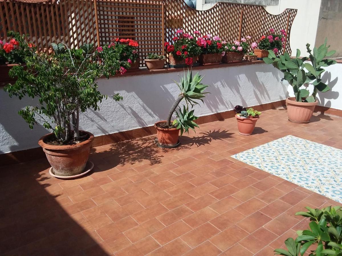Dolce Far Niente Villa โนโต ภายนอก รูปภาพ